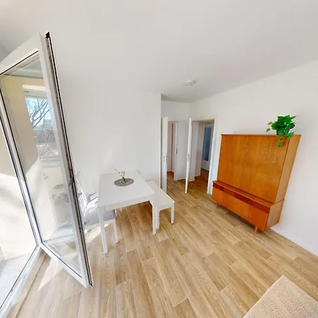 Ruhig Gelegene 3-raum-fewo, Wlan * ケムニッツ